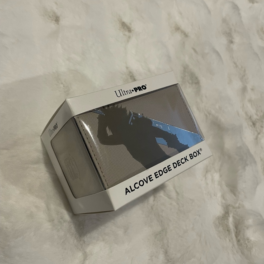 Ultra PRO Final Fantasy Magic the Gathering Alcove Edge Deck Box - Cloud Grey